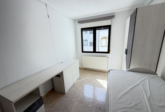 Sprzedaż - Apartament / Mieszkanie -
San Miguel de Salinas