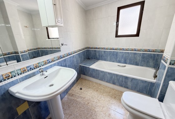 Sprzedaż - Apartament / Mieszkanie -
San Miguel de Salinas