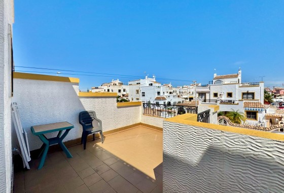 Herverkoop - Rijhuis -
Orihuela Costa - Los Altos