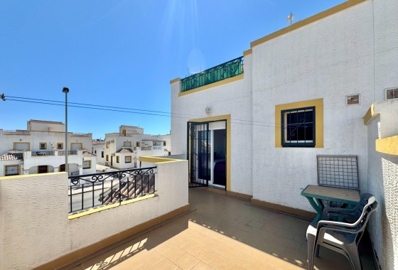 Herverkoop - Rijhuis -
Orihuela Costa - Los Altos