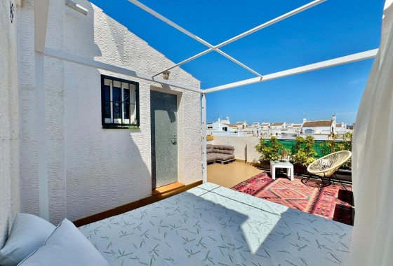Herverkoop - Rijhuis -
Orihuela Costa - Los Altos