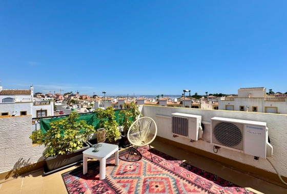 Herverkoop - Rijhuis -
Orihuela Costa - Los Altos