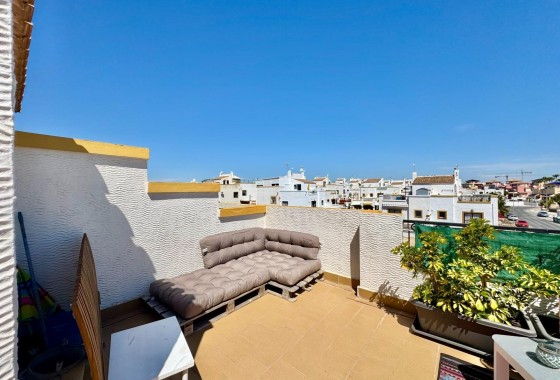 Herverkoop - Rijhuis -
Orihuela Costa - Los Altos