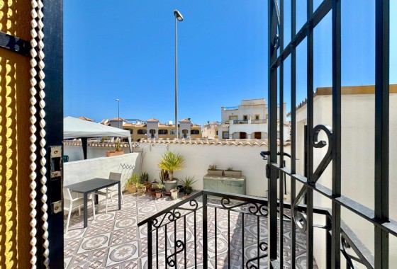 Herverkoop - Rijhuis -
Orihuela Costa - Los Altos