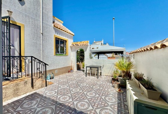 Herverkoop - Rijhuis -
Orihuela Costa - Los Altos