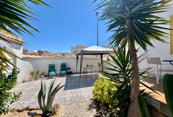 Herverkoop - Rijhuis -
Orihuela Costa - Los Altos