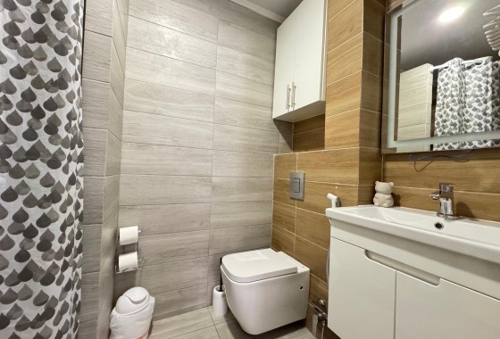 Herverkoop - Appartement / Flat -
Torrevieja - Playa del Cura