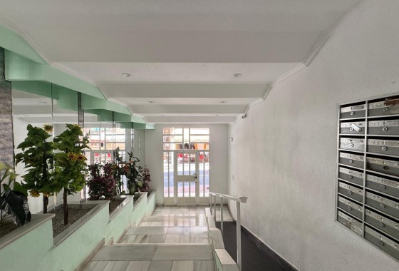 Herverkoop - Appartement / Flat -
Torrevieja - Playa del Cura