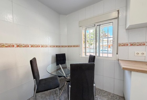 Herverkoop - Appartement / Flat -
Torrevieja - Center