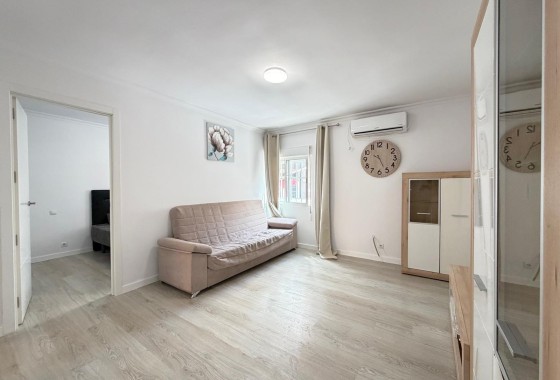 Herverkoop - Appartement / Flat -
Torrevieja - Center