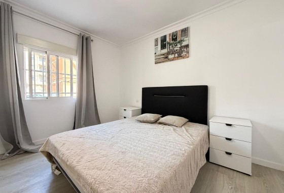 Herverkoop - Appartement / Flat -
Torrevieja - Center
