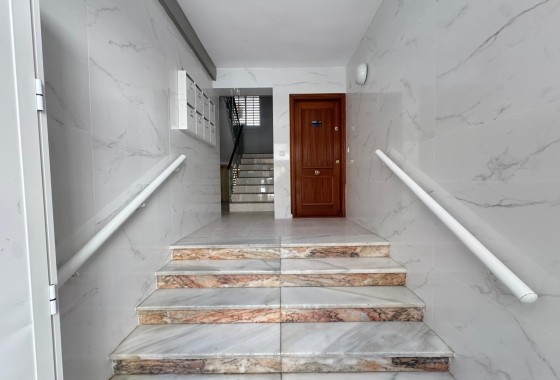 Herverkoop - Appartement / Flat -
Torrevieja - Center