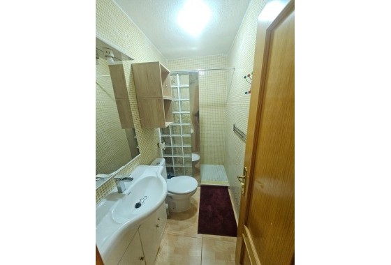 Herverkoop - Appartement / Flat -
Torrevieja - Lago jardin