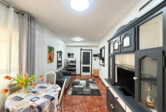 Herverkoop - Appartement / Flat -
Torrevieja - Estacion de autobuses