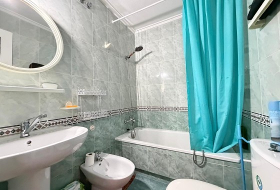 Herverkoop - Appartement / Flat -
Torrevieja - Estacion de autobuses