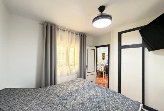 Herverkoop - Appartement / Flat -
Torrevieja - Estacion de autobuses