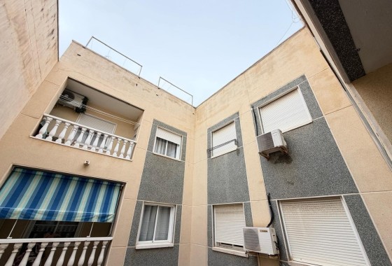 Herverkoop - Appartement / Flat -
Torrevieja - Estacion de autobuses