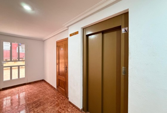 Herverkoop - Appartement / Flat -
Torrevieja - Estacion de autobuses