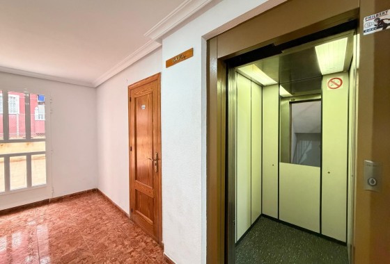 Herverkoop - Appartement / Flat -
Torrevieja - Estacion de autobuses