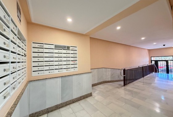 Resale - Apartment / Flat -
Torrevieja - Playa del Cura