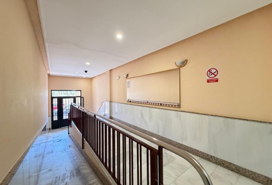 Resale - Apartment / Flat -
Torrevieja - Playa del Cura