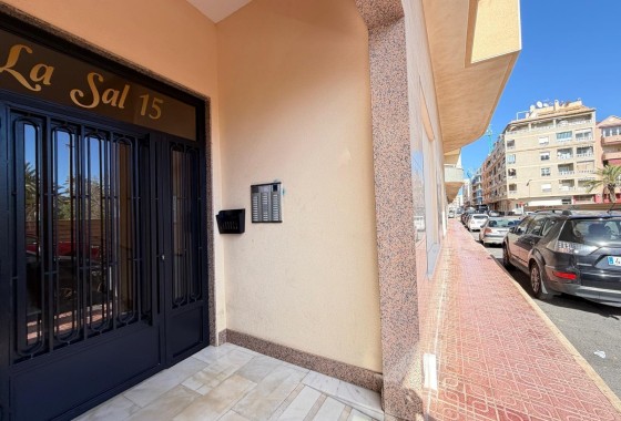 Resale - Apartment / Flat -
Torrevieja - Playa del Cura