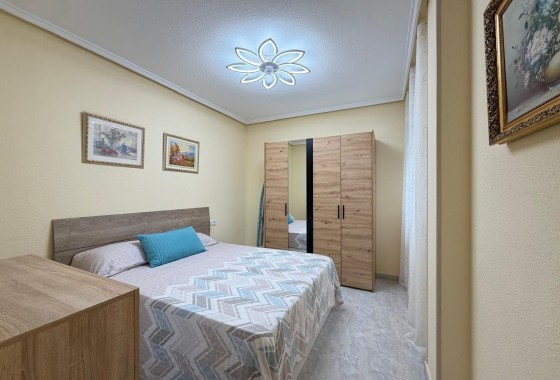 Herverkoop - Appartement / Flat -
Torrevieja - Playa del Cura