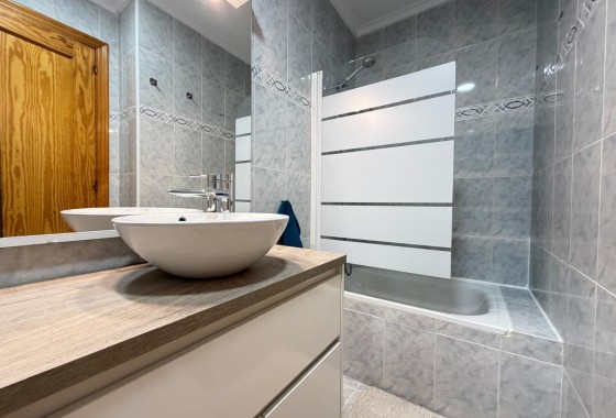 Herverkoop - Appartement / Flat -
Torrevieja - Playa del Cura