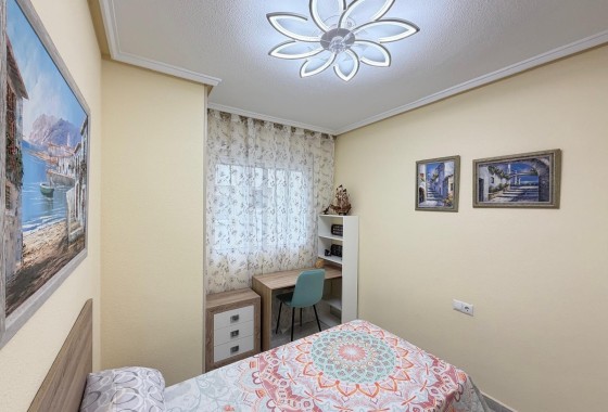 Herverkoop - Appartement / Flat -
Torrevieja - Playa del Cura