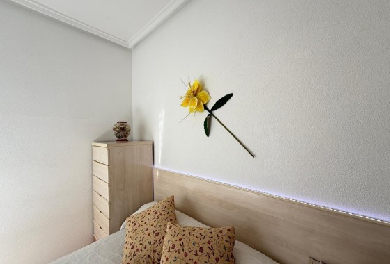 Resale - Apartment / Flat -
Torrevieja - Playa del Cura