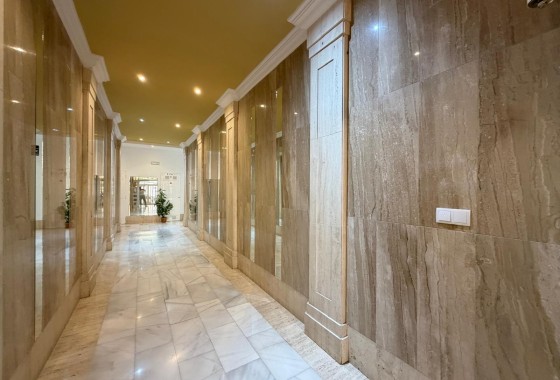 Resale - Apartment / Flat -
Torrevieja - Playa del Cura
