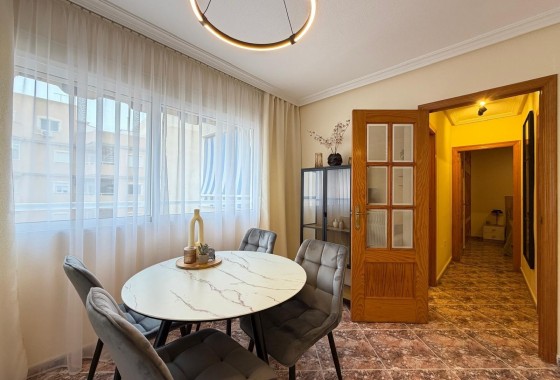 Venta - Apartamento / Piso -
Torrevieja - Playa de los Locos