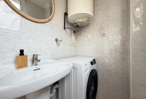 Venta - Apartamento / Piso -
Torrevieja - Playa de los Locos