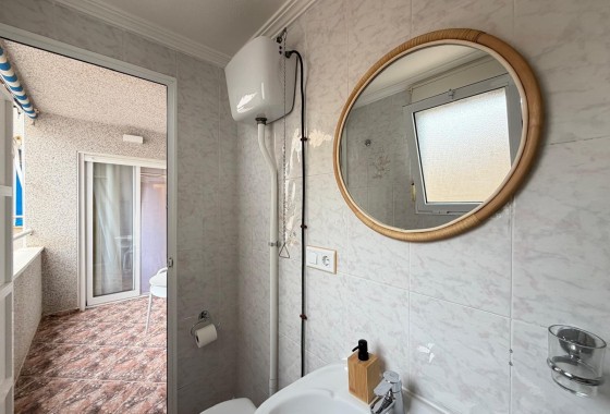 Venta - Apartamento / Piso -
Torrevieja - Playa de los Locos