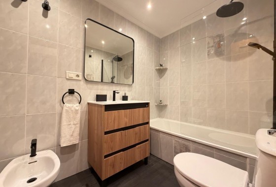 Venta - Apartamento / Piso -
Torrevieja - Playa de los Locos