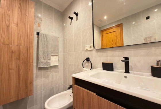 Venta - Apartamento / Piso -
Torrevieja - Playa de los Locos