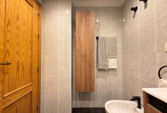 Venta - Apartamento / Piso -
Torrevieja - Playa de los Locos