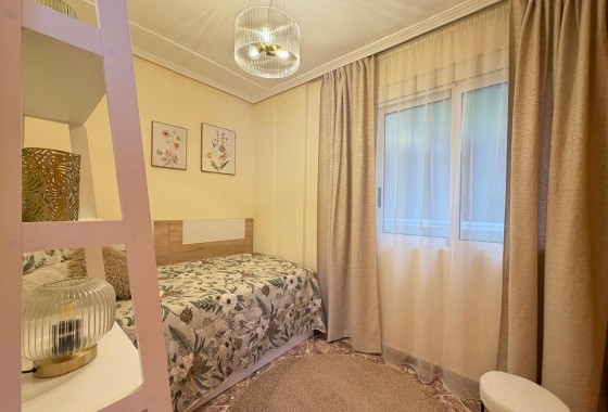 Venta - Apartamento / Piso -
Torrevieja - Playa de los Locos