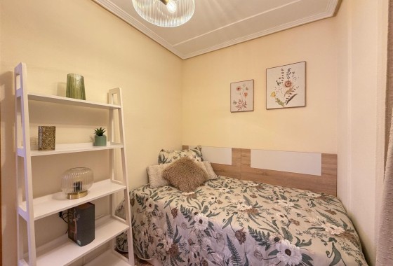 Venta - Apartamento / Piso -
Torrevieja - Playa de los Locos