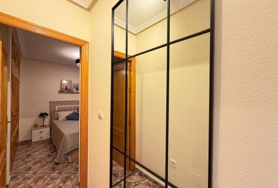 Venta - Apartamento / Piso -
Torrevieja - Playa de los Locos