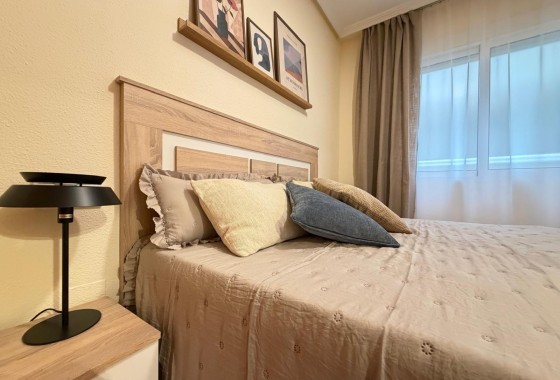 Venta - Apartamento / Piso -
Torrevieja - Playa de los Locos
