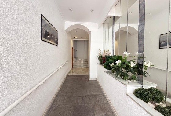 Herverkoop - Appartement / Flat -
Torrevieja - Acequion
