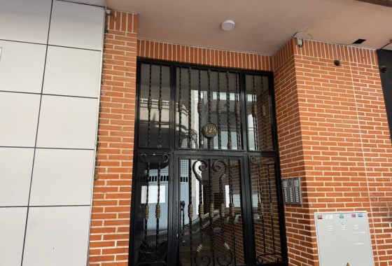 Resale - Apartment / Flat -
Torrevieja - Center