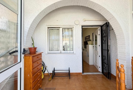 Herverkoop - Rijhuis -
Torrevieja - Nueva Torrevieja