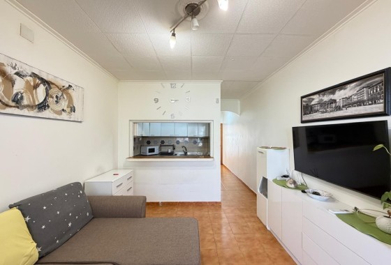 Herverkoop - Rijhuis -
Torrevieja - Nueva Torrevieja