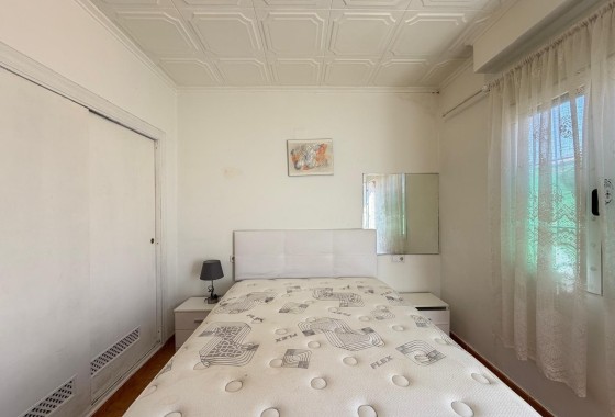 Herverkoop - Rijhuis -
Torrevieja - Nueva Torrevieja