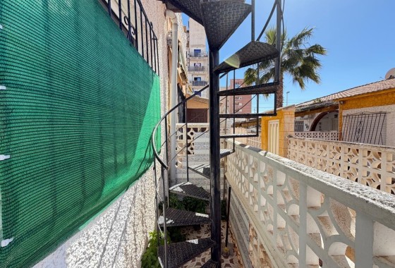 Herverkoop - Rijhuis -
Torrevieja - Nueva Torrevieja