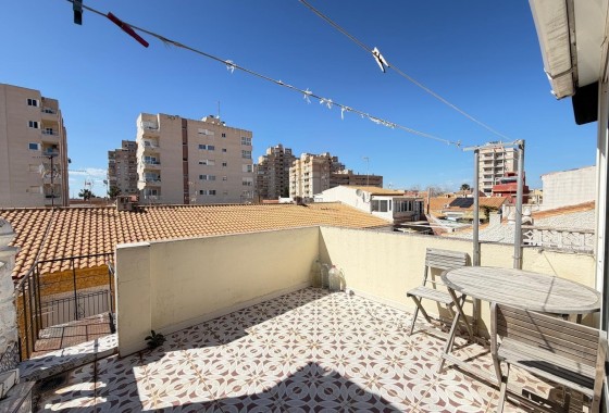 Herverkoop - Rijhuis -
Torrevieja - Nueva Torrevieja