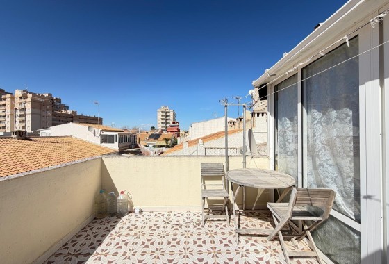 Herverkoop - Rijhuis -
Torrevieja - Nueva Torrevieja