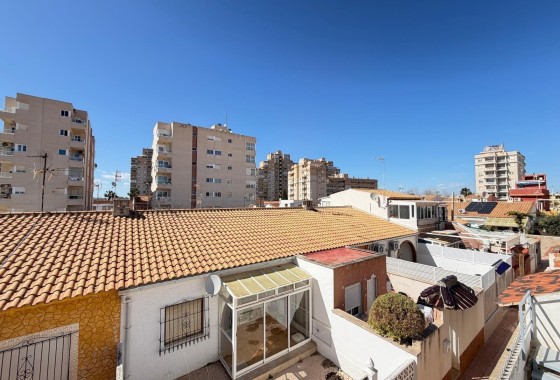 Herverkoop - Rijhuis -
Torrevieja - Nueva Torrevieja
